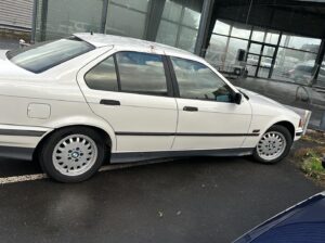 320i 1993