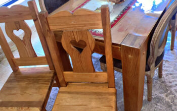 4 chaise bois coeur grenier alpin