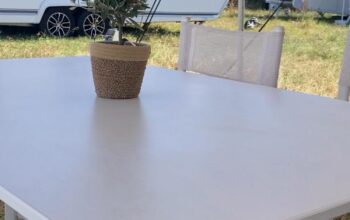 Table blanche 1.65 bon état