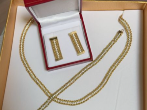 Bijoux on or