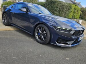 Ford Mustang Dark Horse 5.0 V8,